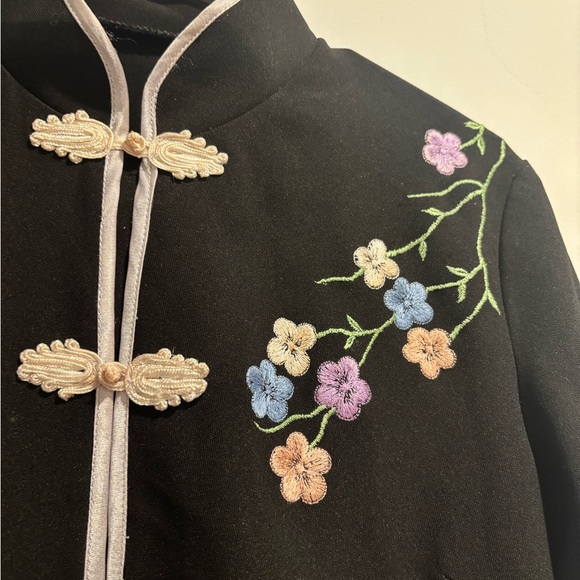 Black Floral Embroidered Jacket - Picture 3 of 4